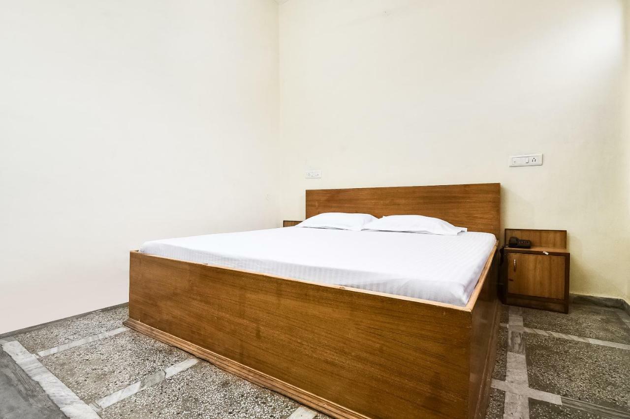 Hotel Lalit Palace Babina Экстерьер фото
