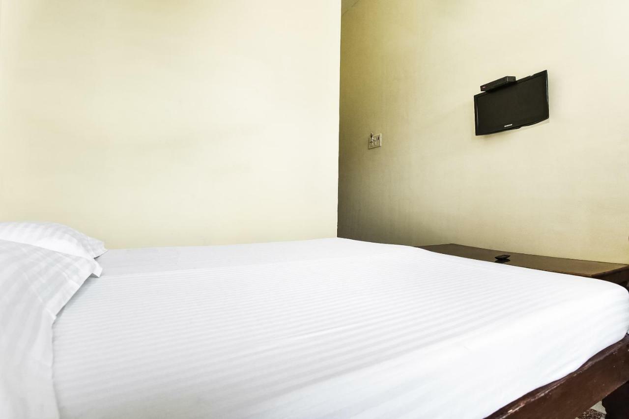 Hotel Lalit Palace Babina Экстерьер фото