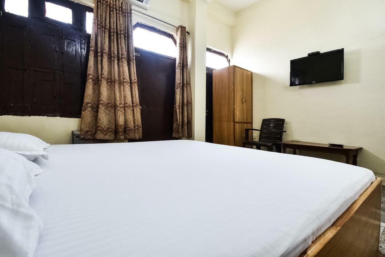 Hotel Lalit Palace Babina Экстерьер фото