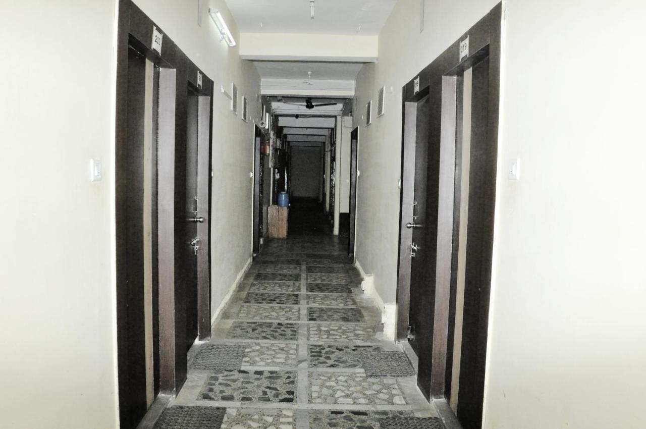 Hotel Lalit Palace Babina Экстерьер фото